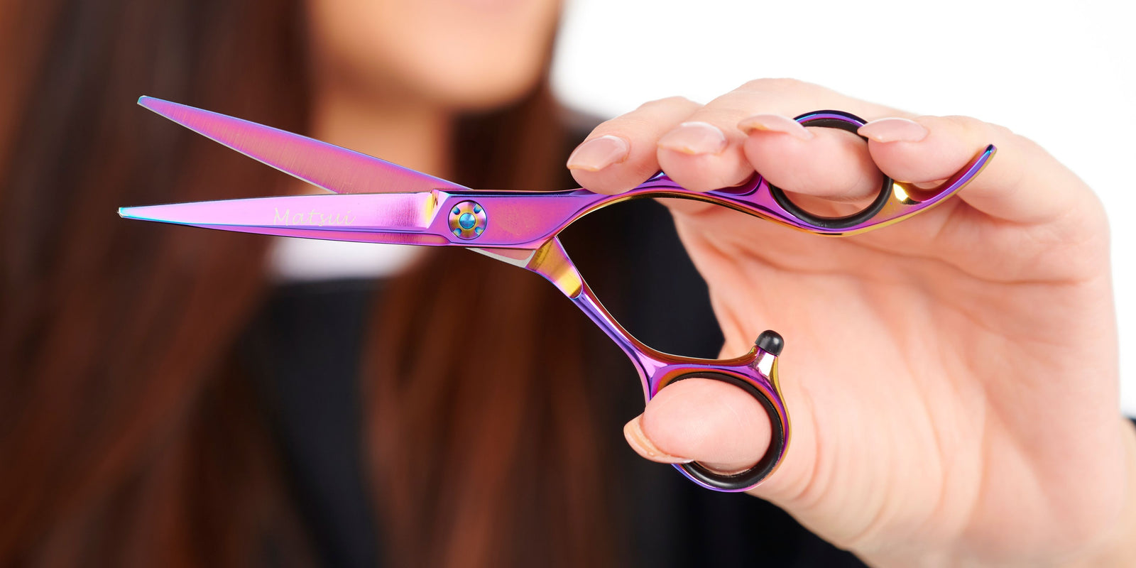 How to Hold Hairdressing Scissors Correctly