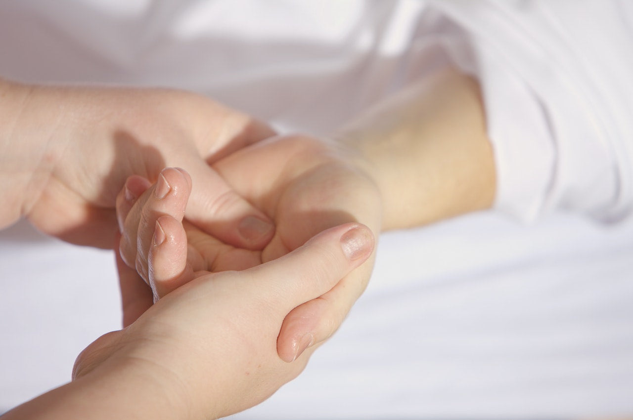 how-offset-scissors-prevent-wrist-pain